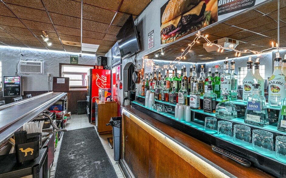 More Photos Of 1435 Freeport Rd, Cheswick General Retail For Sale