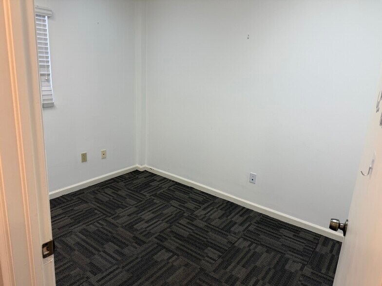 More Photos Of 4627 Ponce de Leon Blvd, Coral Gables Office For Lease