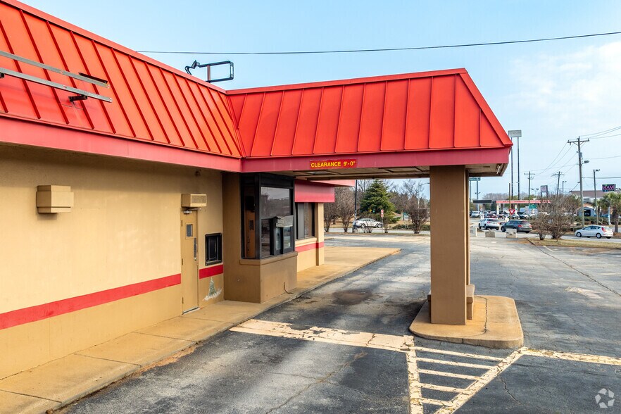 More Photos Of 100 Simuel Rd, Spartanburg Restaurant For Sale