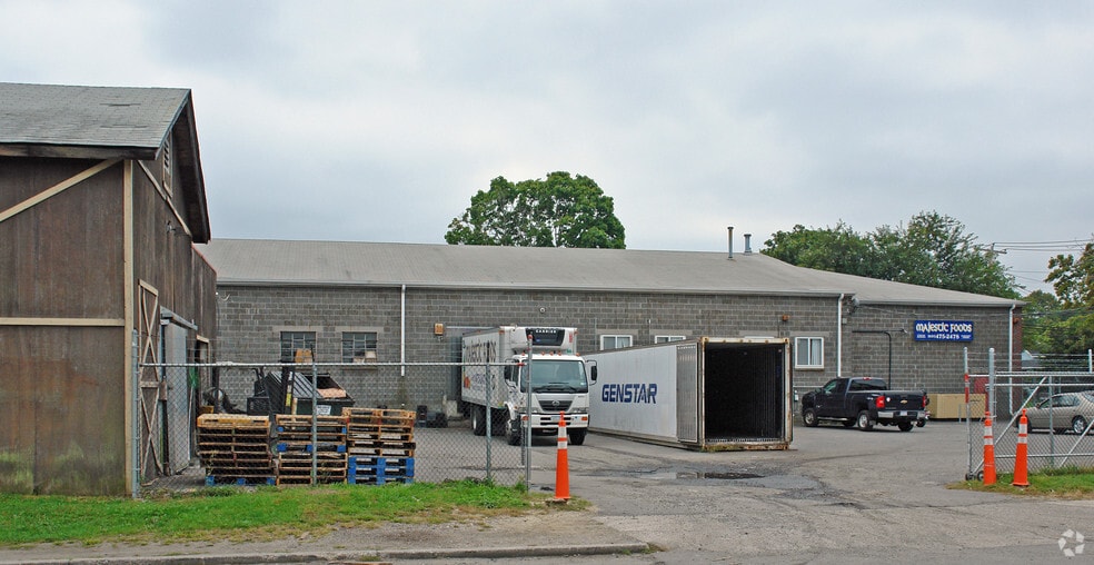 Primary Photo Of 53 Bay Ave, Patchogue Refrigeration Cold Storage For Sale