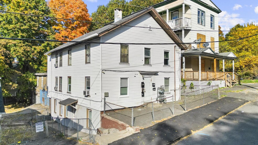 Primary Photo Of 35 William St, Waterbury Apartments For Sale