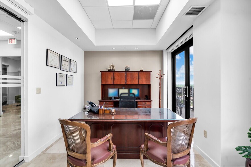 More Photos Of 2020 Ponce De Leon Blvd, Coral Gables Office For Sale