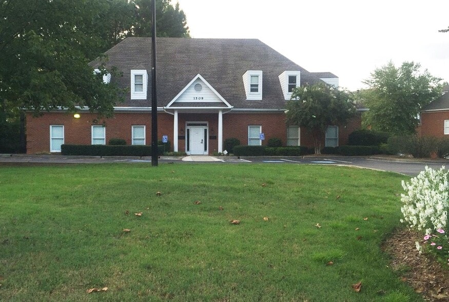 More Photos Of Sugarloaf Parkway, Lawrenceville Medical For Lease