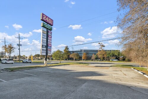 More Photos Of 2401 Veterans Memorial Blvd, Kenner Storefront Retail Office For Sale