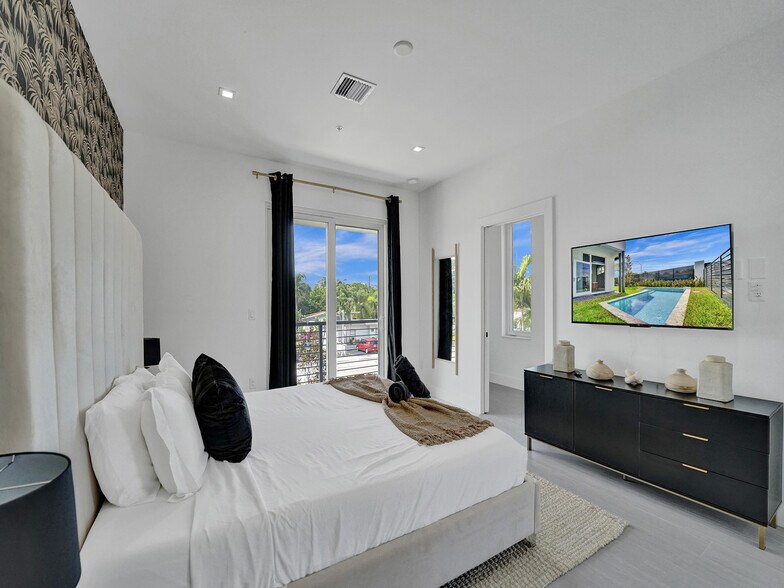 More Photos Of 1220-1226 NE 15th Ave, Fort Lauderdale Apartments For Sale