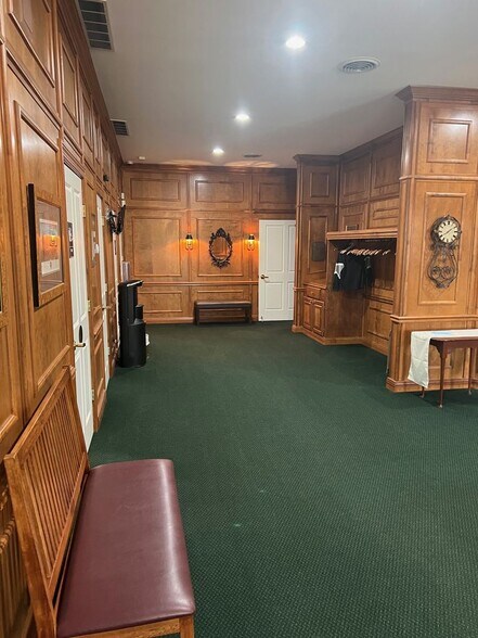 More Photos Of 6825 Weaver Rd, Rockford Funeral Home For Sale