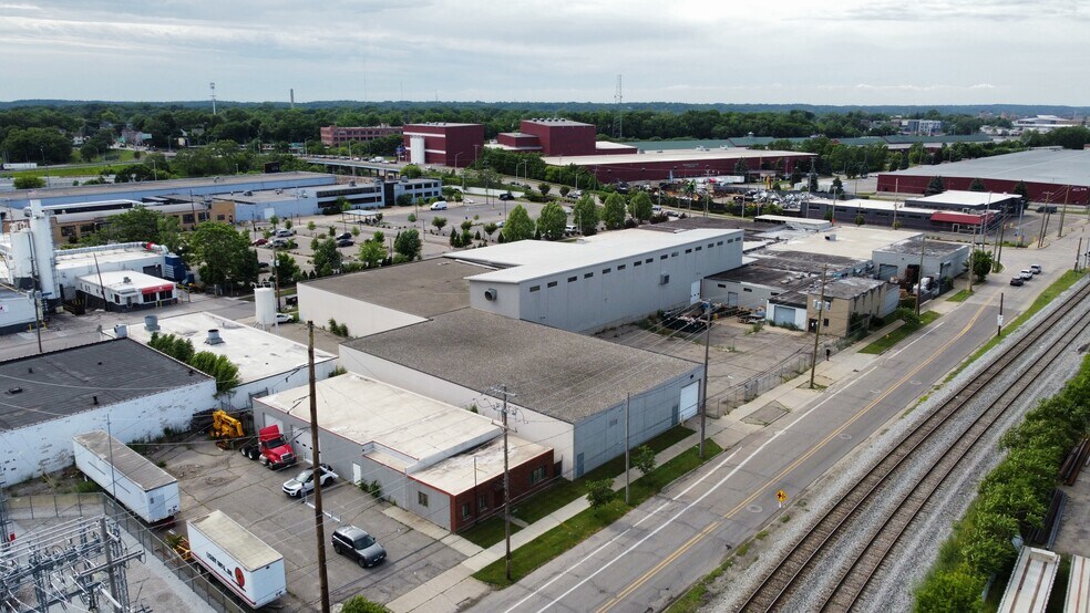More Photos Of 210 Hall St SW, Grand Rapids Warehouse For Sale