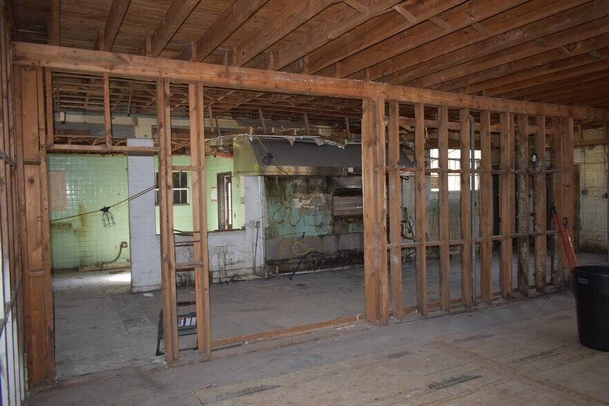 More Photos Of 1100 Westminster Rd, Reisterstown General Retail For Sale