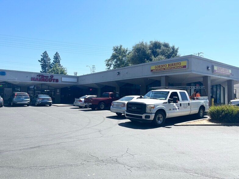 More Photos Of 7810-7890 La Riviera Dr, Sacramento Storefront For Lease