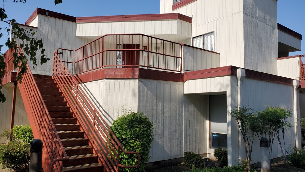 More Photos Of 1240 W Robinhood Dr, Stockton Medical For Lease