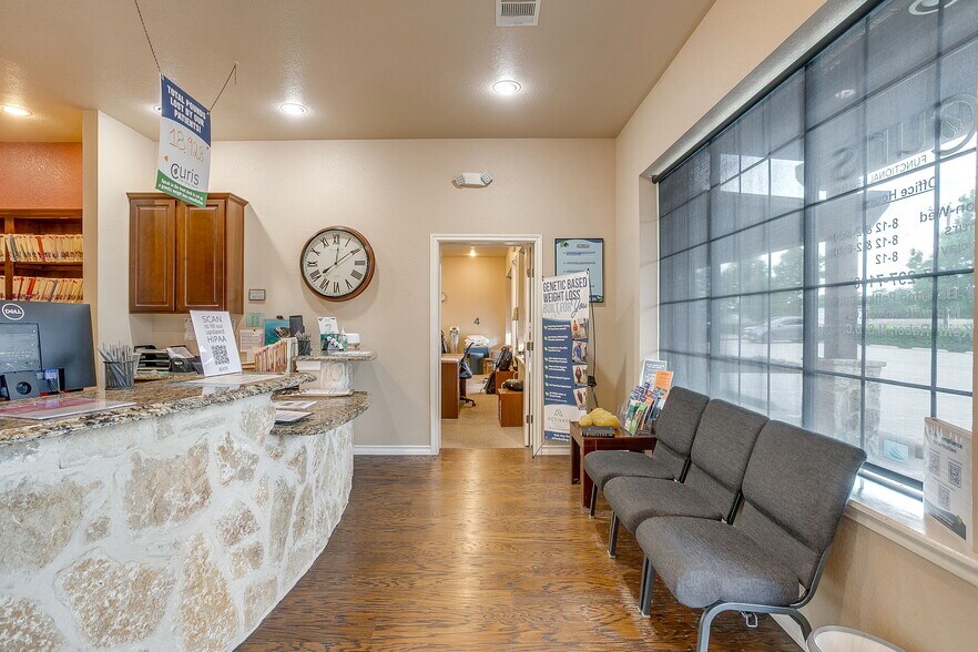 More Photos Of 1318 John Jones Dr, Burleson Office For Sale