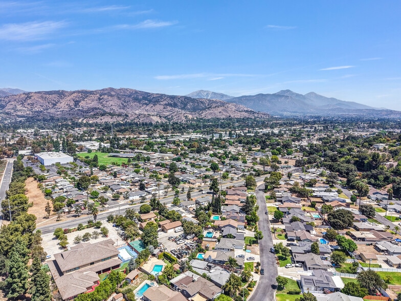 More Photos Of 818 W Gladstone St, San Dimas Specialty For Sale