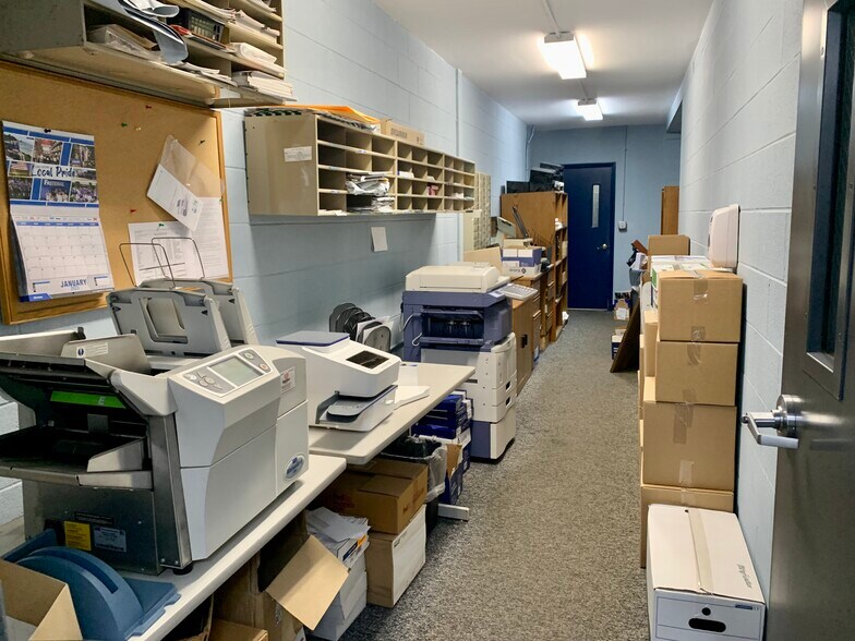 More Photos Of 6125 Lendell Rd, Sanborn Manufacturing For Lease