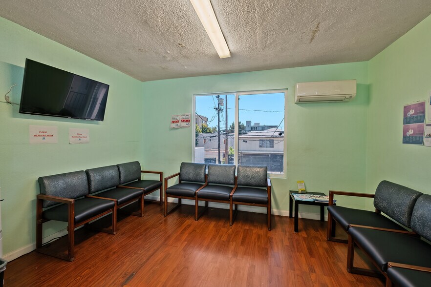 More Photos Of 355-359 N Fairfax Ave, Los Angeles Storefront Retail Office For Lease