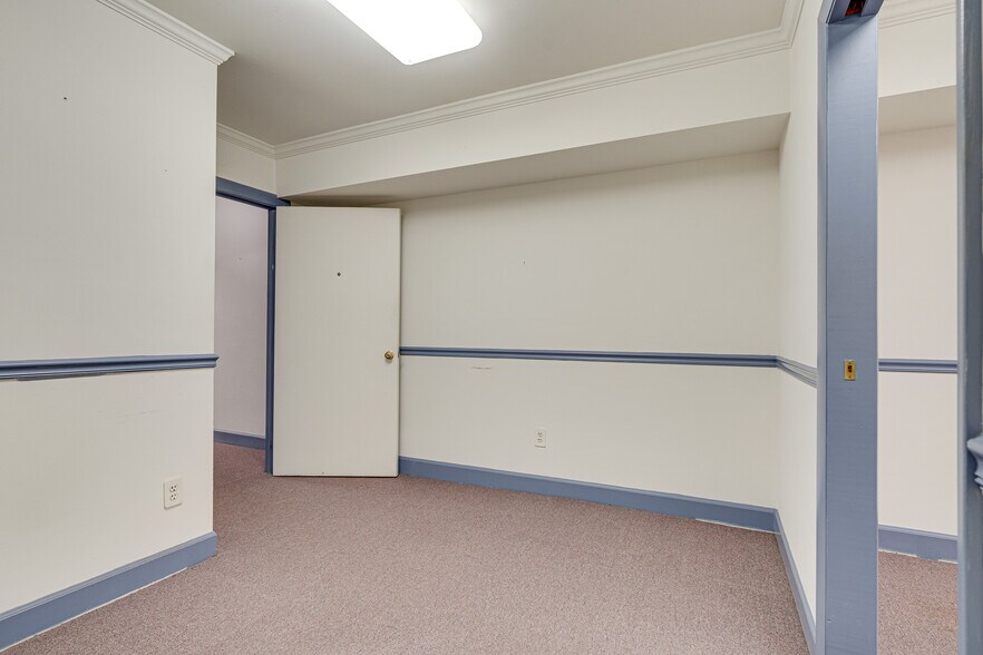 More Photos Of 217 N Washington St, Alexandria Office Residential For Sale