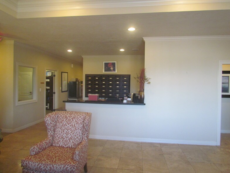 More Photos Of 3030 University Dr E, College Station Medical For Lease