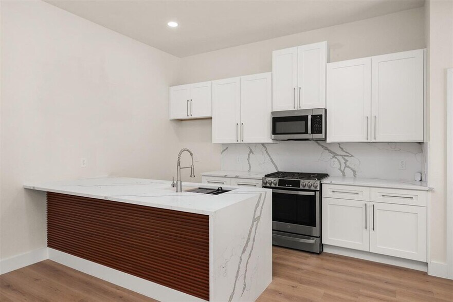 More Photos Of 4728 Sunbeam st, Houston Apartments For Sale