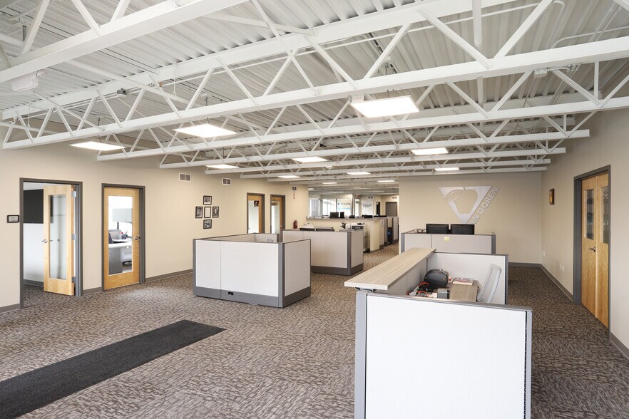 More Photos Of 5311 Plainfield Ave NE, Grand Rapids Manufacturing For Lease