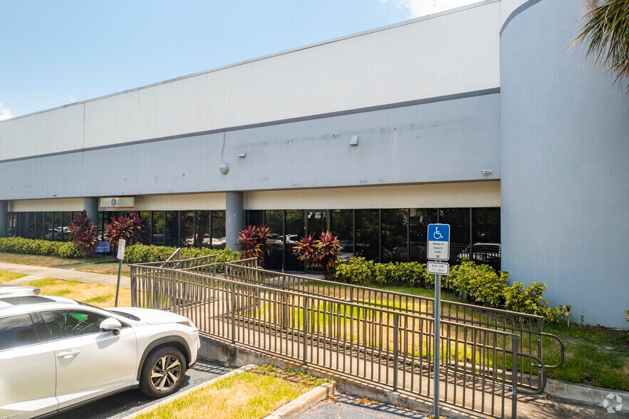 More Photos Of 2880 N Scherer Dr, Saint Petersburg Unknown For Lease