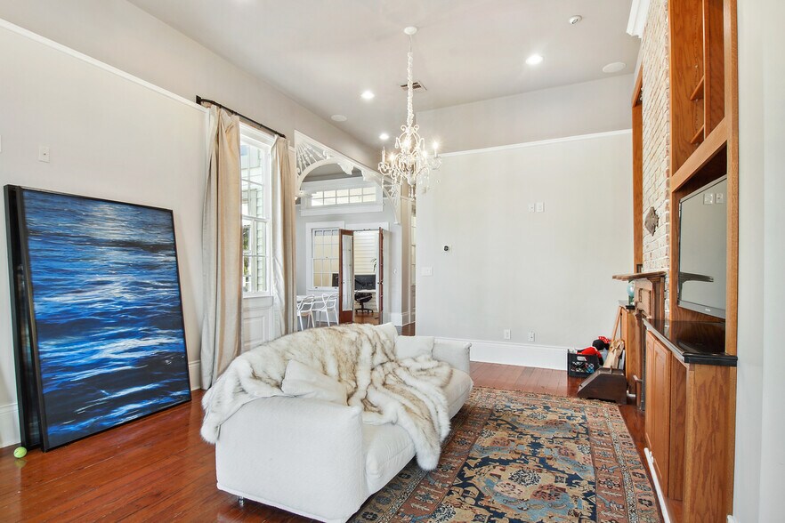 More Photos Of 5631 Magazine St, New Orleans Office For Sale
