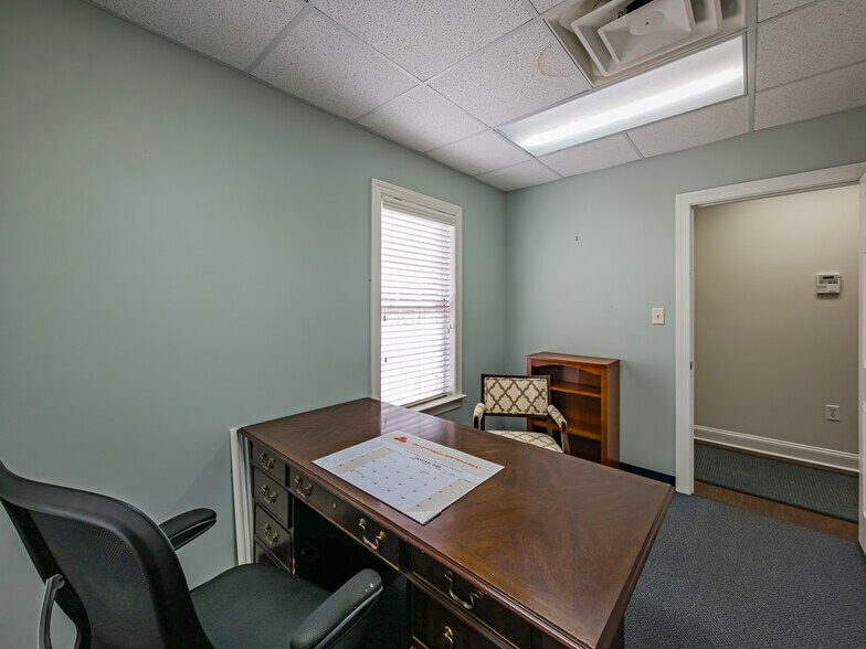 More Photos Of 1108 Gornto Rd, Valdosta Office For Sale