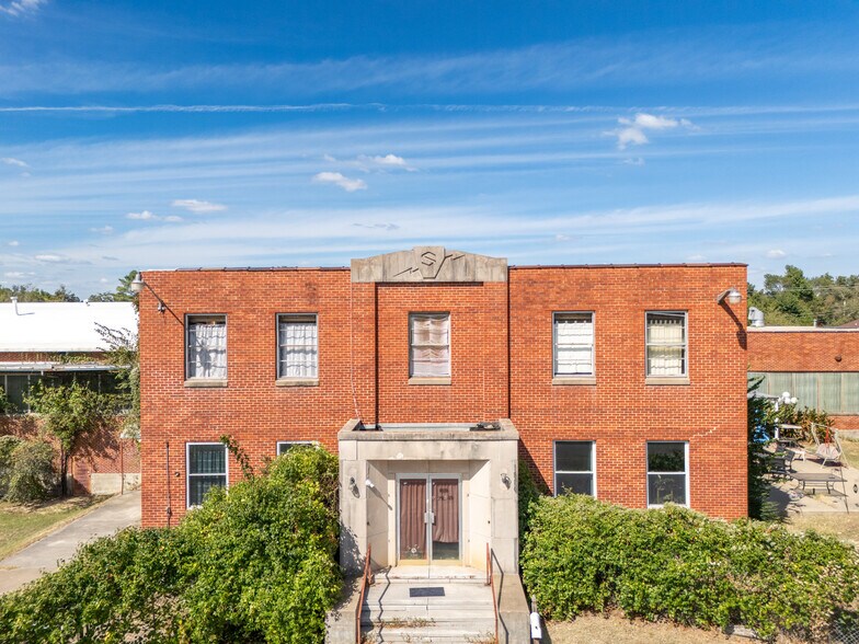 Primary Photo Of 1200 W Benedict St, Shawnee Office Residential For Sale