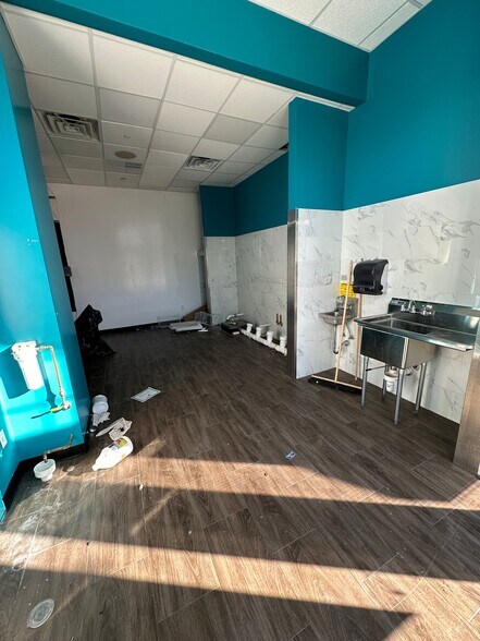 More Photos Of 1100-8100 Town Center Way, Livingston Storefront Retail Office For Lease