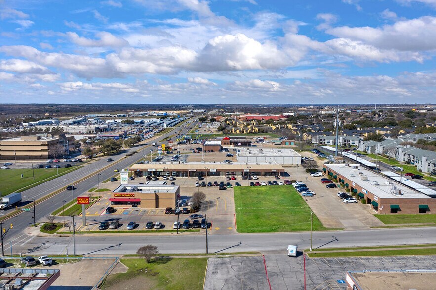 More Photos Of 8808 Camp Bowie Blvd W, Fort Worth Unknown For Lease