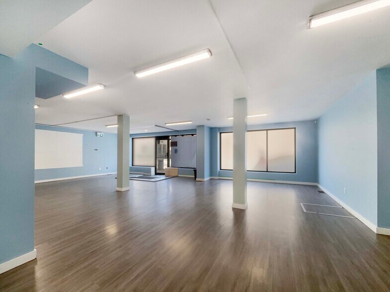 More Photos Of 59 Dalhousie St, Brantford Storefront For Lease