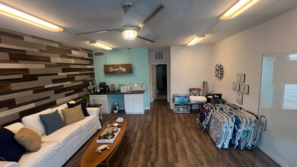 More Photos Of 5049-5133 Ocean Blvd, Sarasota Unknown For Lease