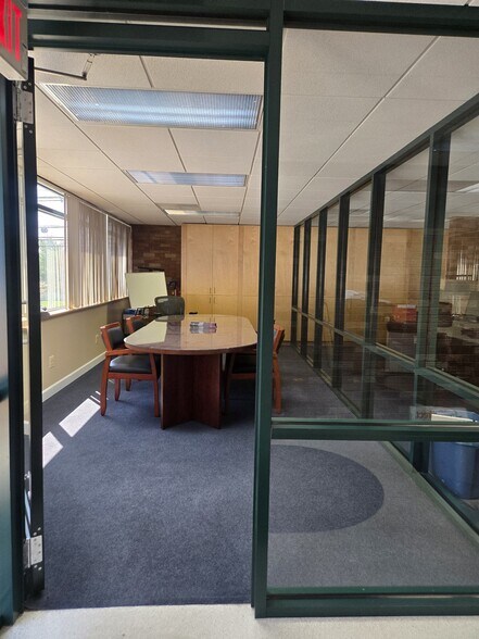 More Photos Of 190 Parish Dr, Wayne Office For Lease