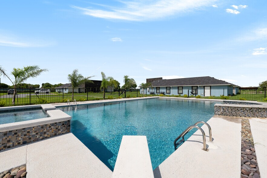 More Photos Of 715 N Medford Rd, Brownsville Lodge Meeting Hall For Lease