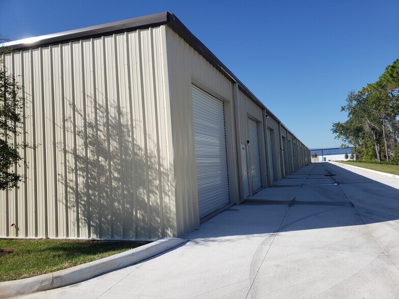 More Photos Of 3501 Commerce Blvd, Kissimmee Light Distribution For Lease
