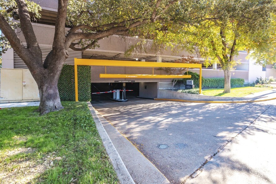 More Photos Of 12001 N Central Expy, Dallas Office For Lease