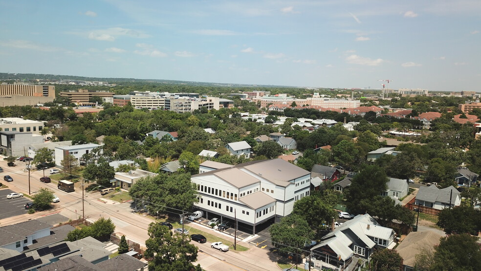 More Photos Of 630 W 34th St, Austin Medical For Lease