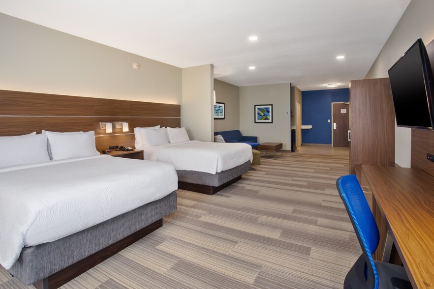 More Photos Of 21010 Katy Fwy, Katy Hotel For Sale