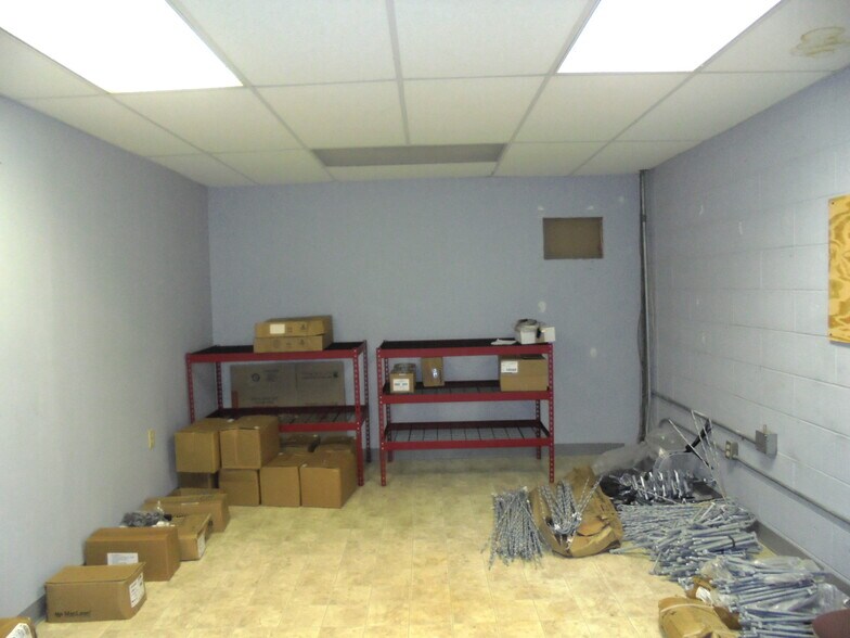 More Photos Of 256 Main St, East Windsor Research And Development For Sale