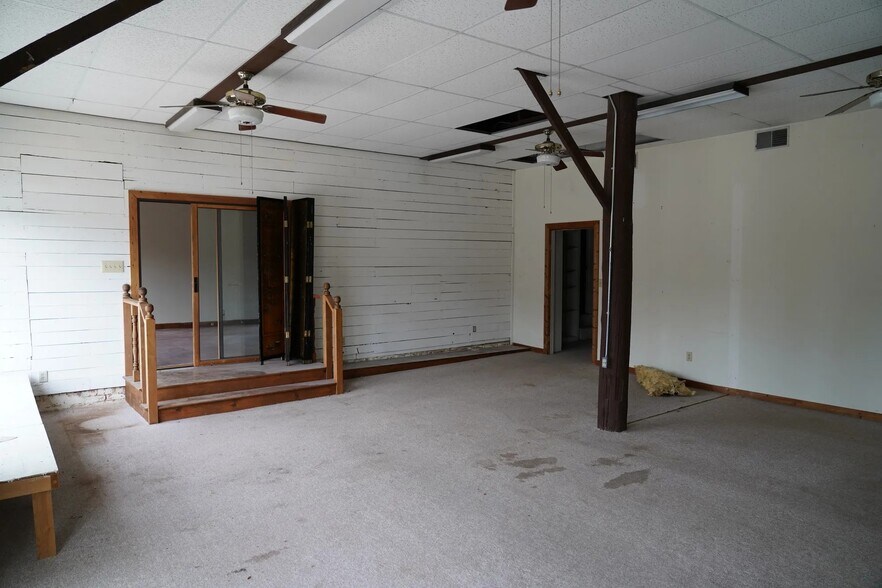More Photos Of 120 Depot St, Hartwell Freestanding For Sale