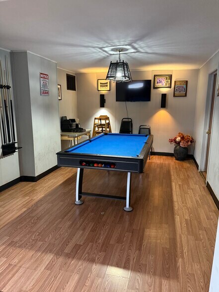 More Photos Of 305 N Main St, Bridgewater Storefront Retail Residential For Sale