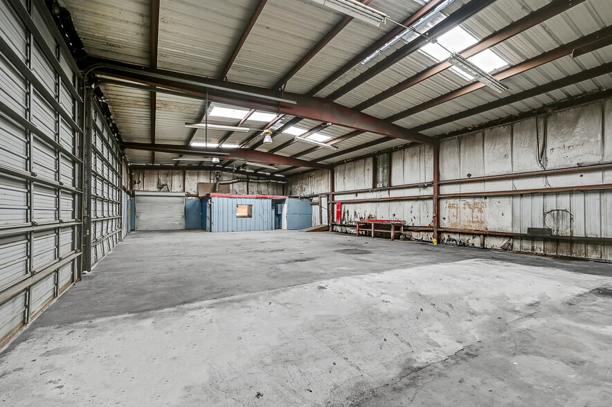 More Photos Of 1517 Spencer Highway, La Porte Auto Repair For Sale