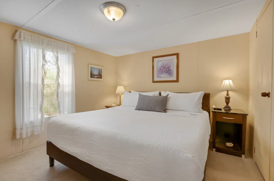 More Photos Of 84-86 Benson Rd, Travelers Rest Specialty For Sale