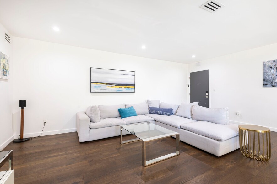 More Photos Of 1267 N Laurel Ave, West Hollywood Apartments For Sale