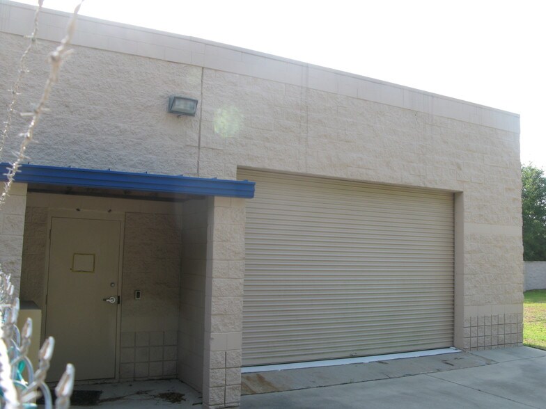 More Photos Of 10 Industrial St, Fort Walton Beach Flex For Lease