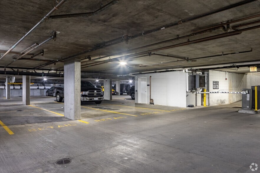 More Photos Of 6418 N Sheridan Rd, Chicago Apartments For Lease