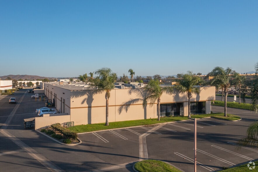 More Photos Of 10405 San Sevaine Way, Jurupa Valley Light Manufacturing For Lease