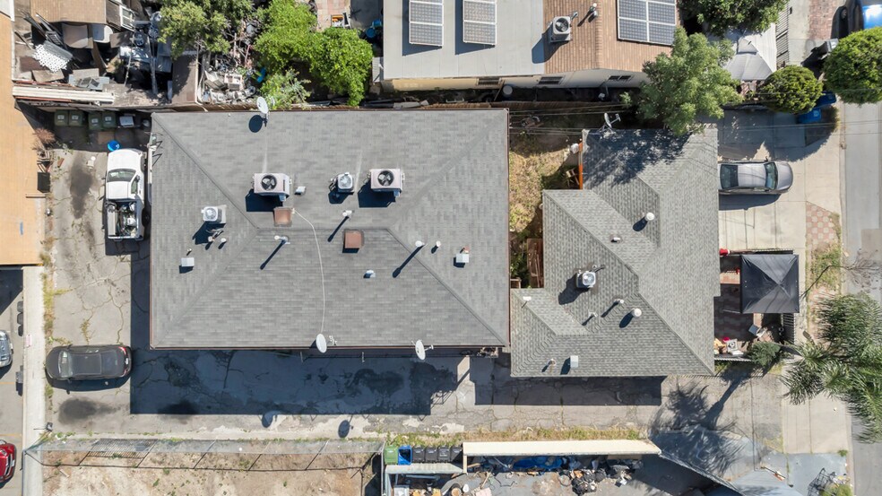 More Photos Of 11853 Hart St, North Hollywood Multifamily For Sale