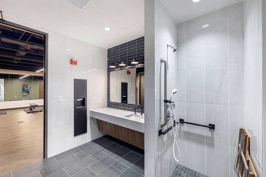 More Photos Of 8200 N Mopac Expy, Austin Unknown For Lease