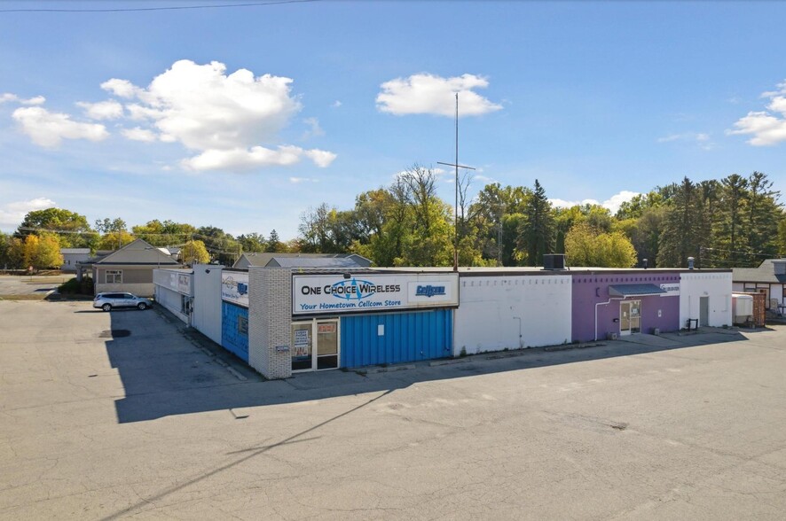 Primary Photo Of 202 Main St, Oconto Freestanding For Sale