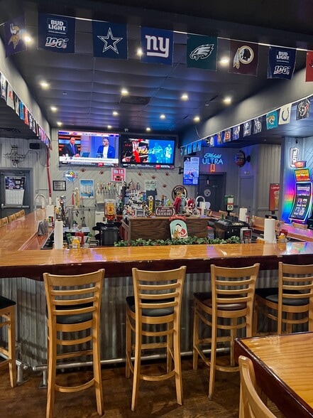 More Photos Of 4451 Veronica S Shoemaker Blvd, Fort Myers Restaurant For Lease