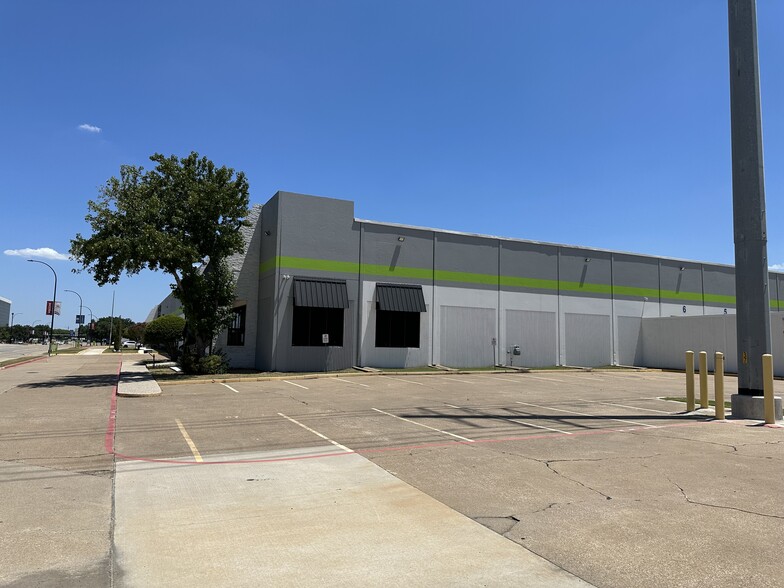 More Photos Of 2200-2202 E Randol Mill Rd, Arlington Warehouse For Lease